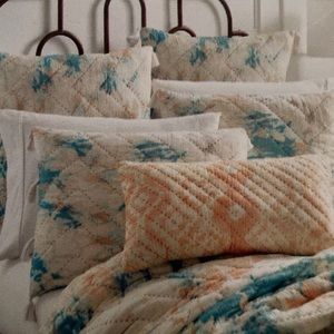 STUDIO D MIKKA QUILTED DUVET COVER COTTON NWT
96 inches by 96 inches